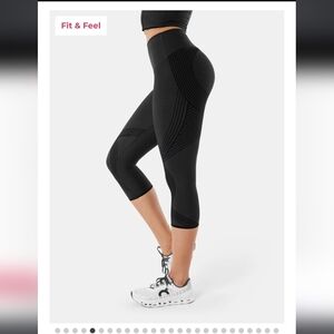 Fanka Lift n Curve Capris Black - Medium - New